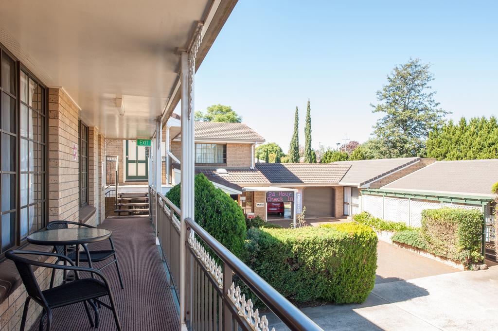 Jacaranda Place Motor Inn Toowoomba Exterior photo