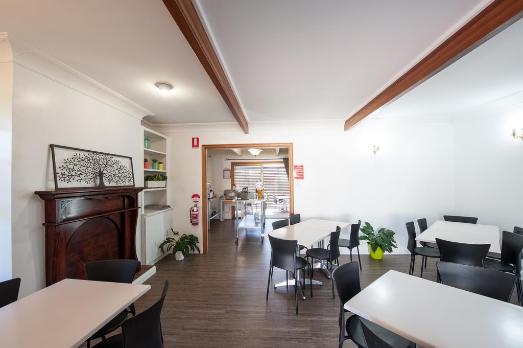 Jacaranda Place Motor Inn Toowoomba Exterior photo