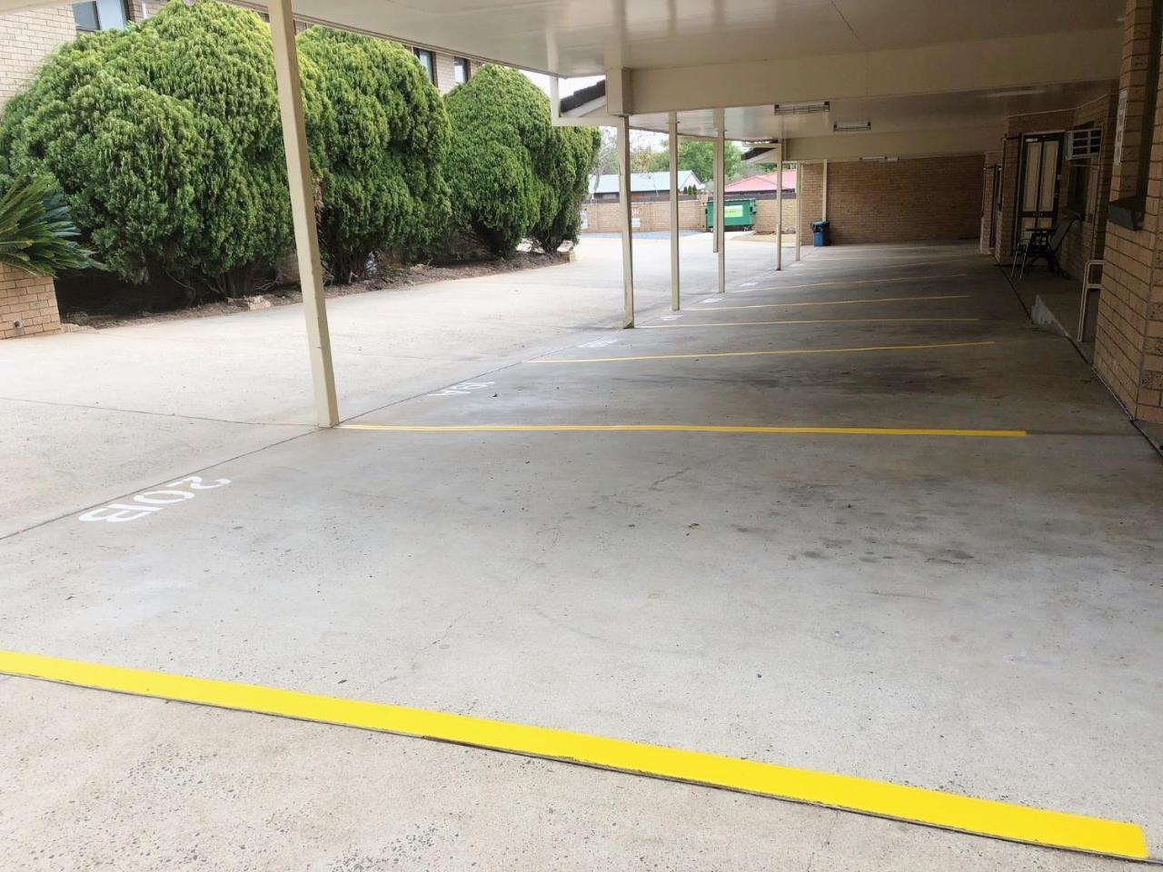 Jacaranda Place Motor Inn Toowoomba Exterior photo