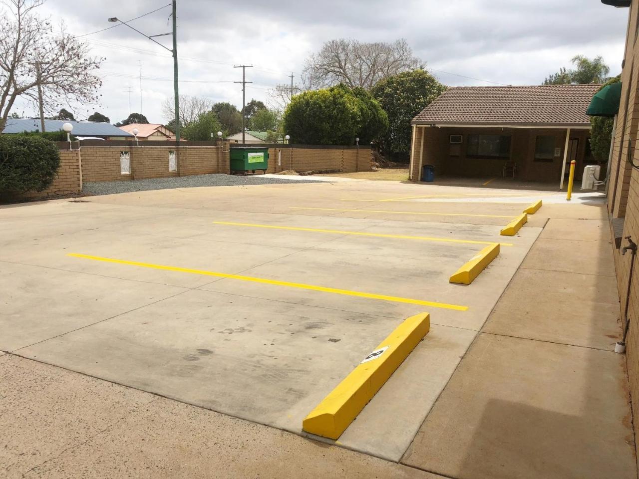 Jacaranda Place Motor Inn Toowoomba Exterior photo
