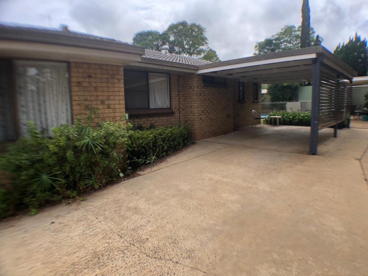Jacaranda Place Motor Inn Toowoomba Exterior photo