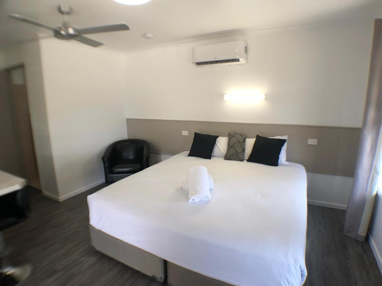 Jacaranda Place Motor Inn Toowoomba Exterior photo